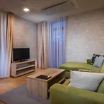 Apartmanovy Dom Krivan 아파트호텔 Bešeňová
