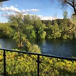 Apartmanovy Dom Krivan 아파트호텔 Bešeňová