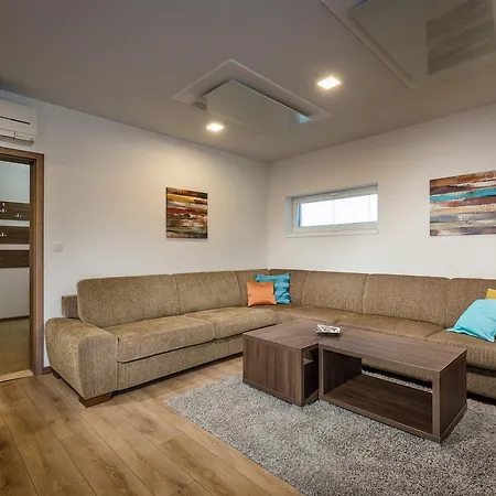 Apartmanovy Dom Krivan 3*