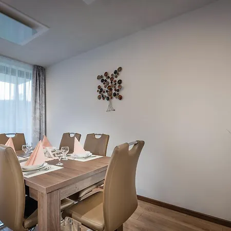 Apartmanovy Dom Krivan Bešeňová