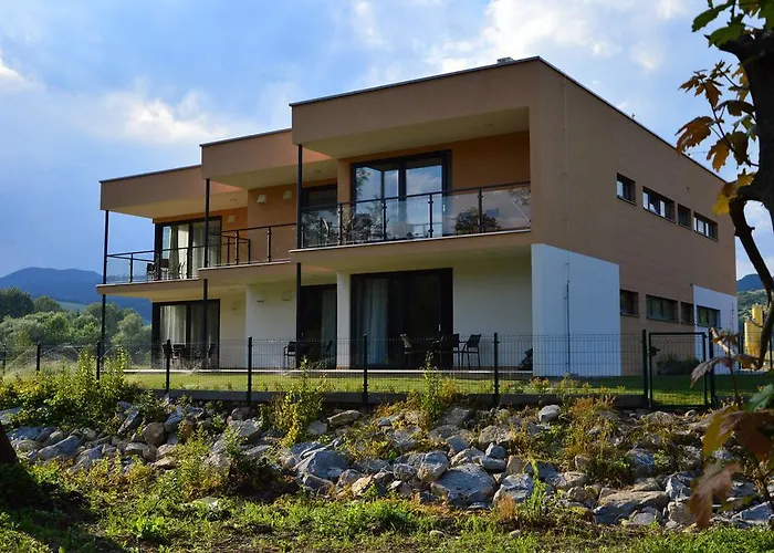 Apartmanovy Dom Krivan アパートホテル Bešeňová