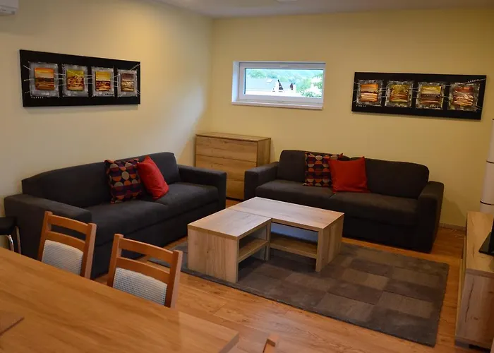 Apartmanovy Dom Krivan アパートホテル Bešeňová