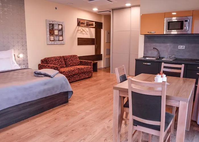 アパートホテル Apartmanovy Dom Krivan 3*