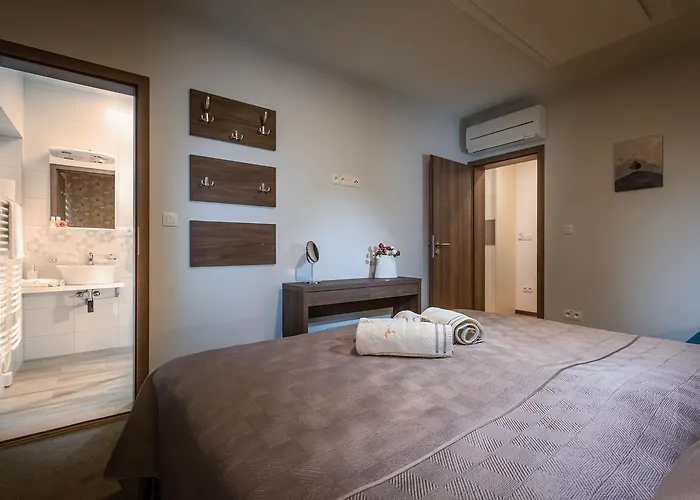 アパートホテル Apartmanovy Dom Krivan Bešeňová