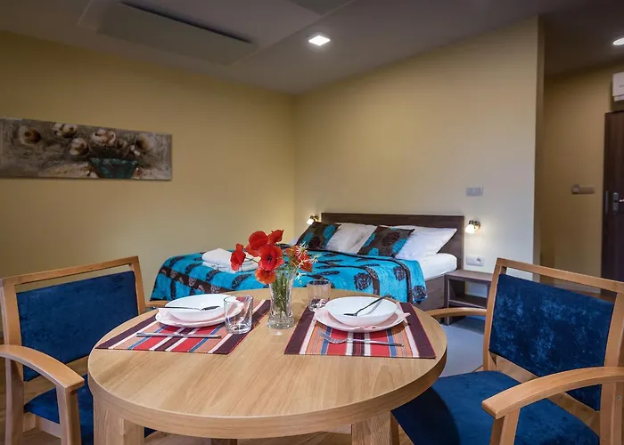 アパートホテル Apartmanovy Dom Krivan 3*