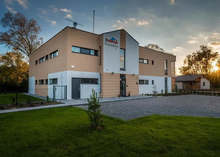 Apartmanovy Dom Krivan アパートホテル Bešeňová