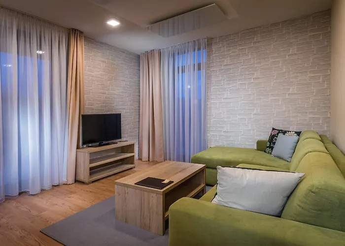 Apartmanovy Dom Krivan アパートホテル Bešeňová