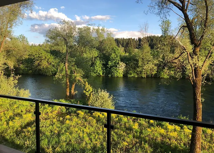Apartmanovy Dom Krivan アパートホテル Bešeňová